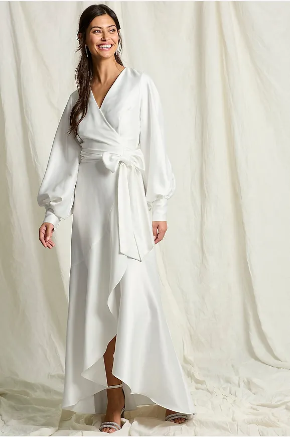 Vit satinklänning 2026 med knappar från Joelle för dam