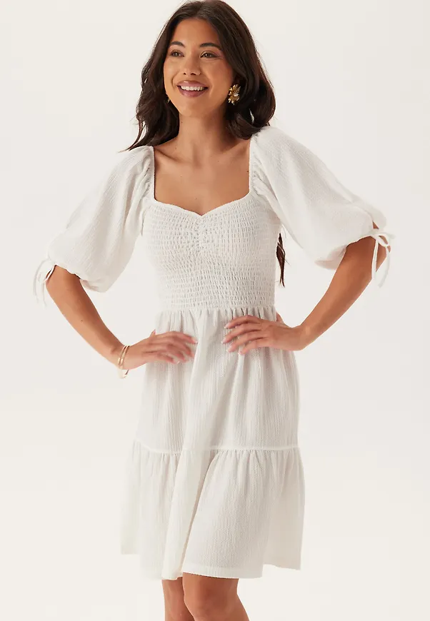 Vit klänning med ärm från WHITE för dam 2026